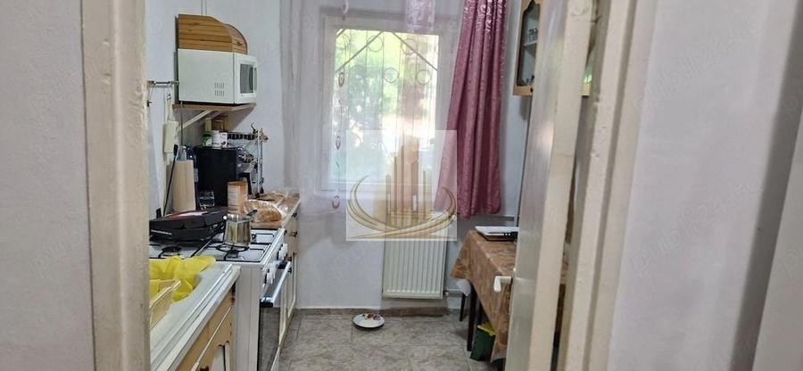 Apartament cu 3 camere decomandat, mobilat în Lipovei