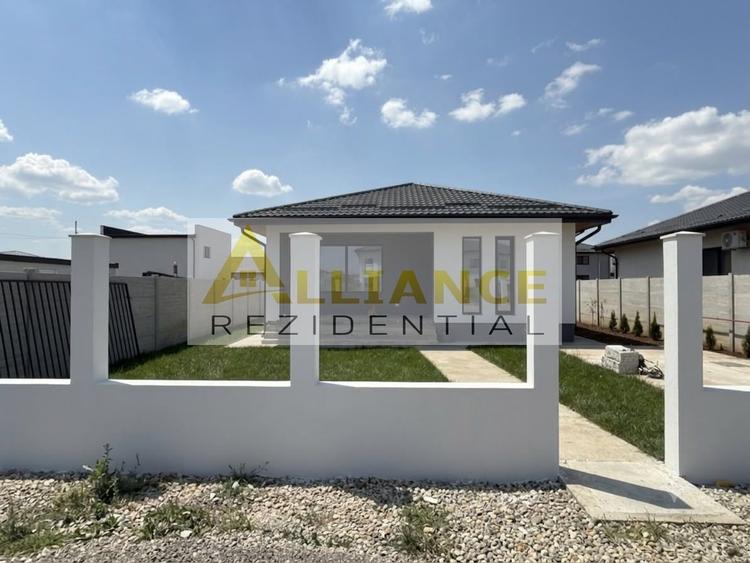 Casă individuală cu 3 camere decomandat cu Canalizare în Berceni