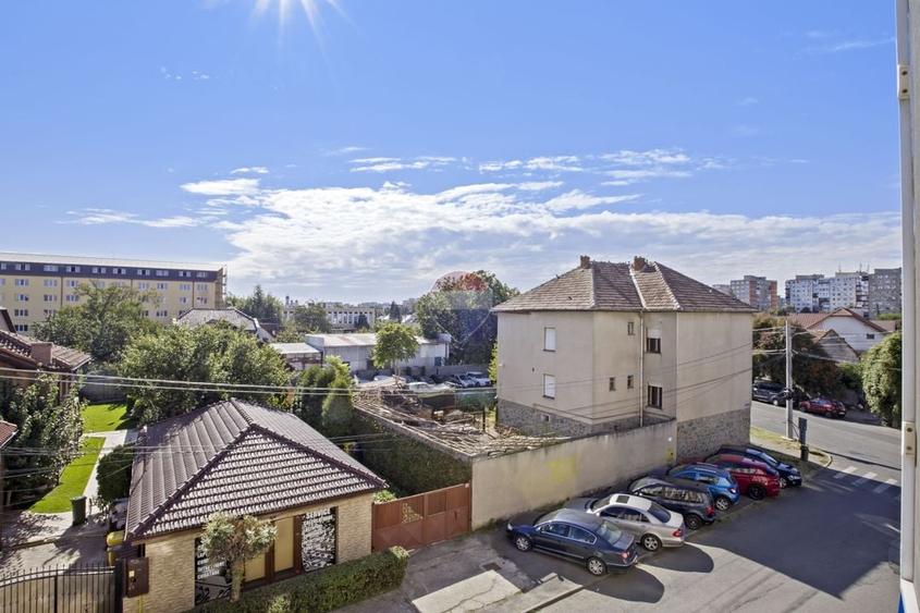 Apartament cu 3 camere decomandat, mobilat în Aurel Vlaicu