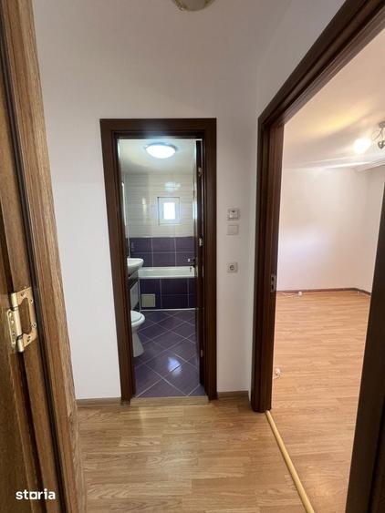 Apartament cu 2 camere semidecomandat în Calea București