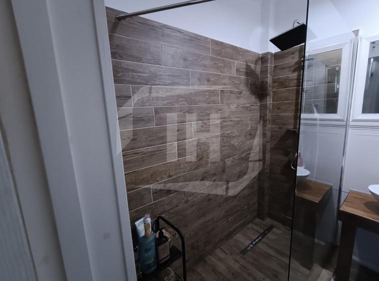 Apartament cu 3 camere semidecomandat, mobilat în Bună Ziua