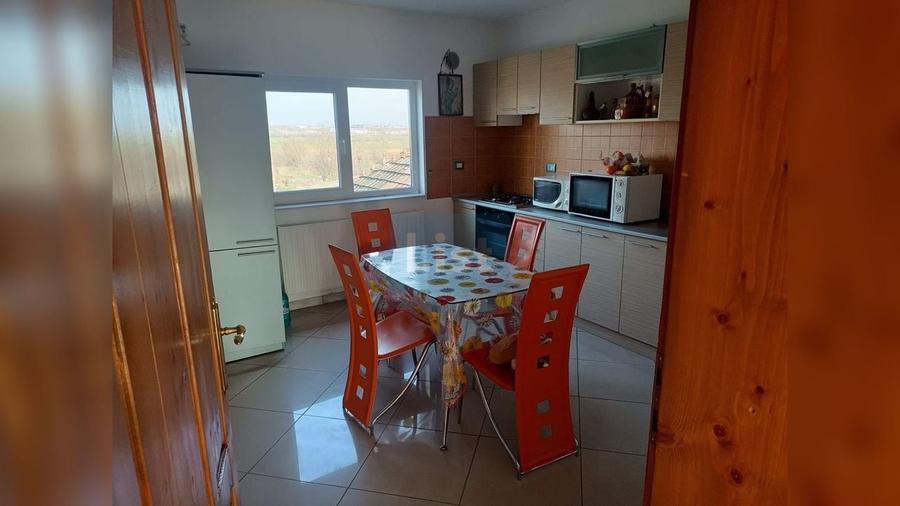 Casă cu 5 camere cu Canalizare în Balta Verde