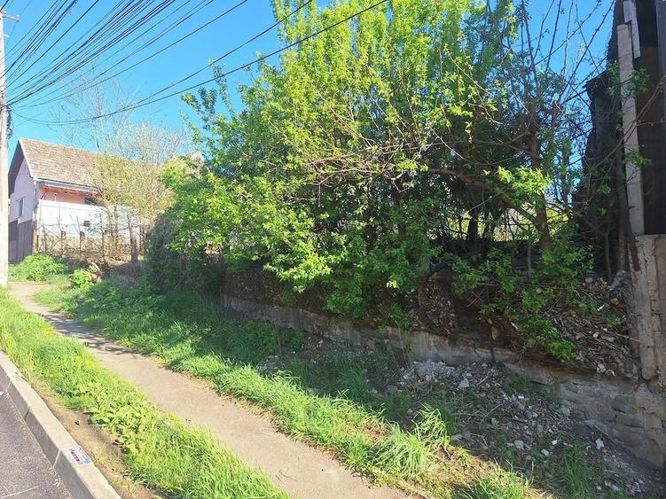 Teren de 1380 mp, în Central