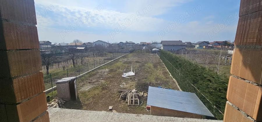 Casă cu Teren 1585 Mp în Strejnicu