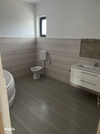 Casă cu 4 camere cu Teren 250 Mp în Central