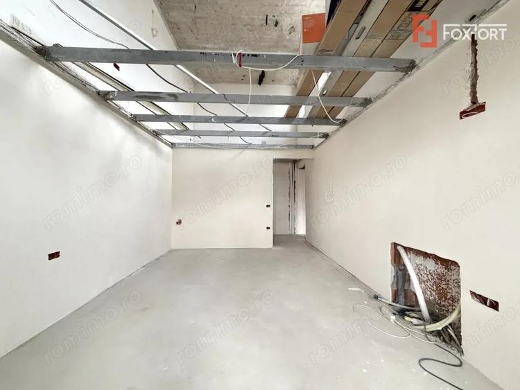 Apartament cu 4 camere decomandat în Dumbrăvița