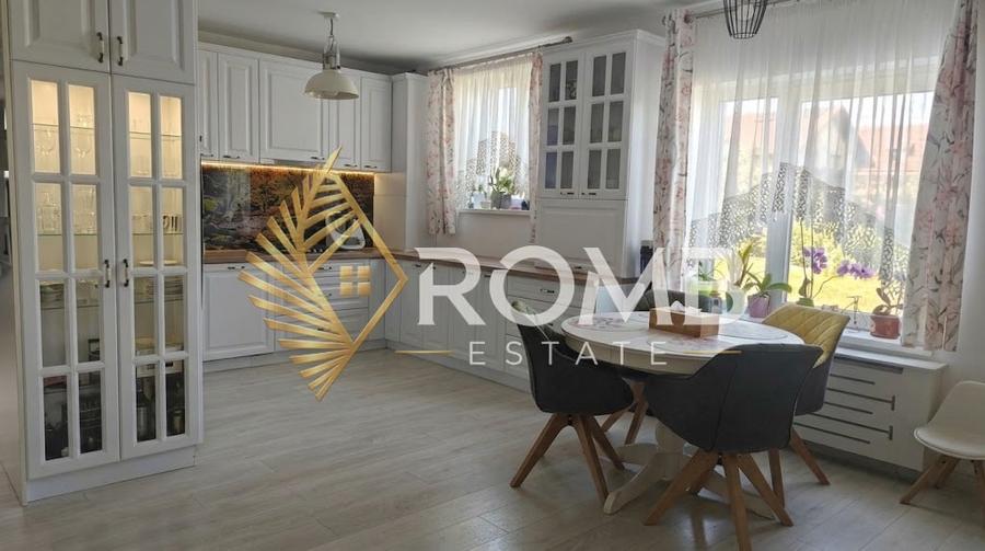 Apartament cu 3 camere decomandat în Europa