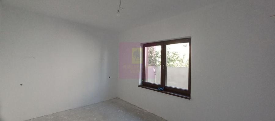 Casă cu 4 camere cu Teren 440 Mp în Săbăreni