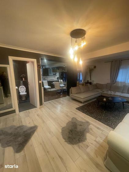 Casă cu 6 camere cu Teren 200 Mp în Cornetu