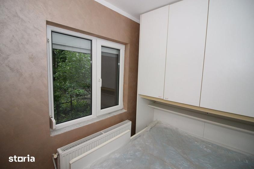 Apartament cu 3 camere decomandat în Est
