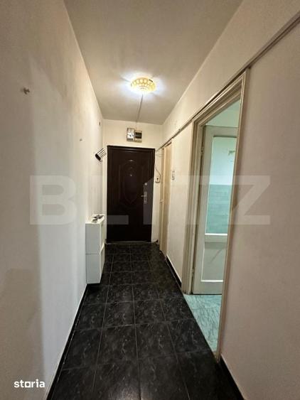 Apartament cu 3 camere semidecomandat în Rovine