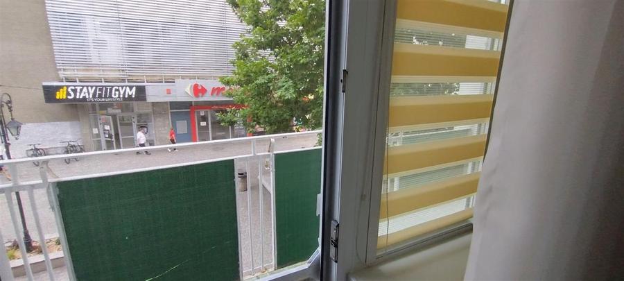 Apartament cu 2 camere decomandat, mobilat în Central