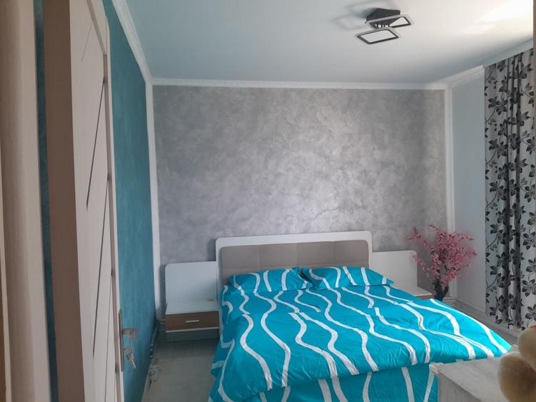 Apartament cu 2 camere semidecomandat în Stejerei
