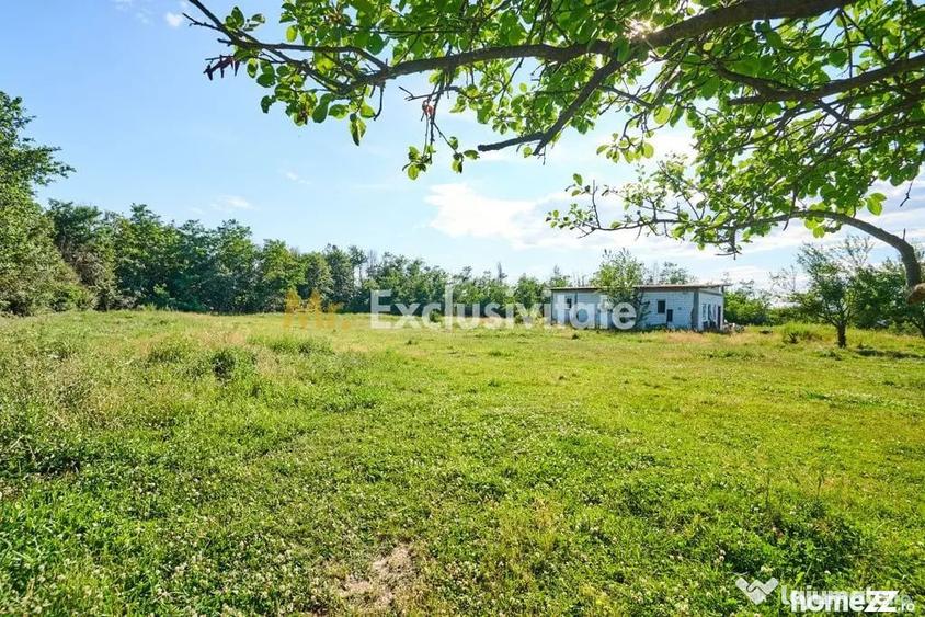 Casă cu 1 camere cu Teren 1100 Mp în Budeasa