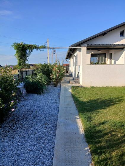 Casă cu 4 camere decomandat în Exterior Vest