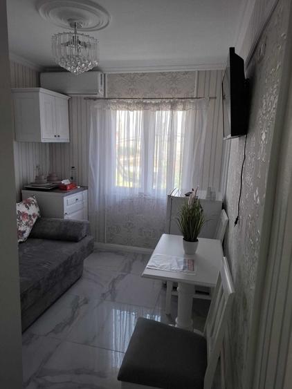 Garsonieră decomandată în UTA