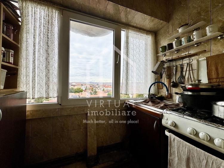 Apartament cu 4 camere decomandat în Turnișor