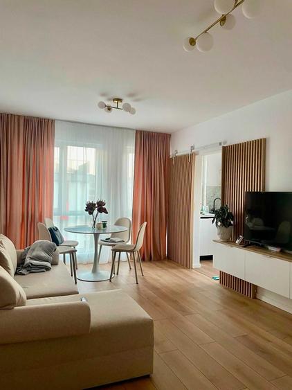 Apartament cu 2 camere decomandat în Florești