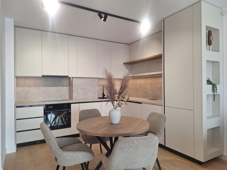 Apartament cu 2 camere semidecomandat în Florești