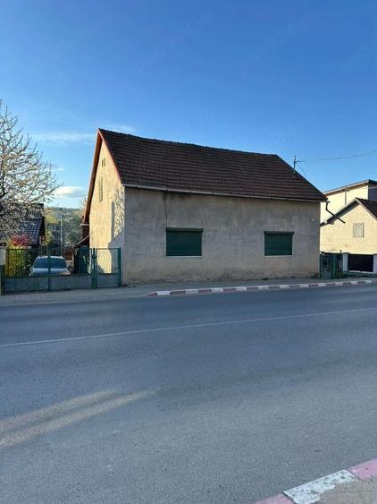 Vand casa individuala cu curte si gradina in Petrila - 4