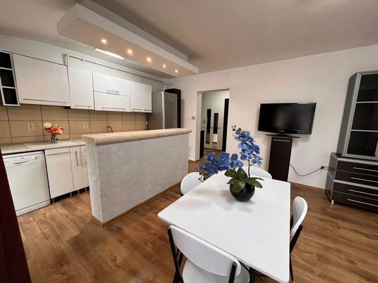 Apartament cu 2 camere decomandat în Florești