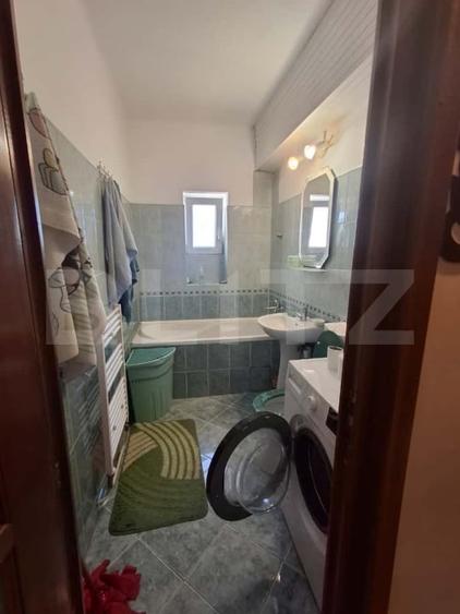 Apartament cu 3 camere semidecomandat, mobilat în Iernut