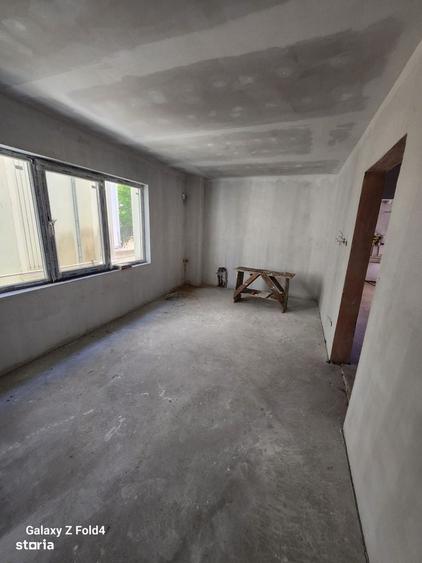Casă cu 4 camere cu Teren 390 Mp în Independenței