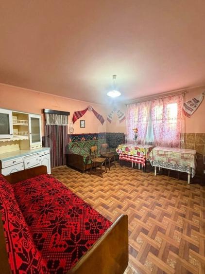Casă individuală cu 5 camere cu Teren 1900 Mp în Iacobeni