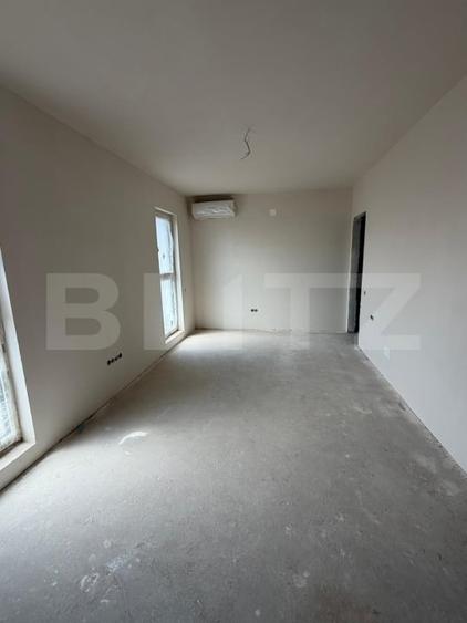 Duplex cu 5 camere cu Canalizare în Dâmbul Rotund