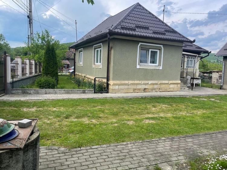 Casă cu 4 camere în Orman