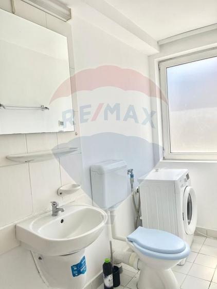 Apartament cu 2 camere semidecomandat, mobilat în Băneasa