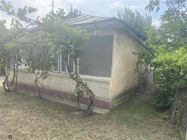 Casă individuală cu 3 camere cu Teren 2087 Mp în Suraia