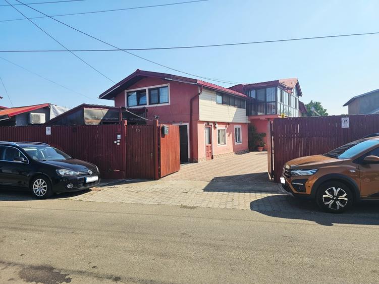 Casă individuală cu 9 camere cu Garaj în Strejnicu