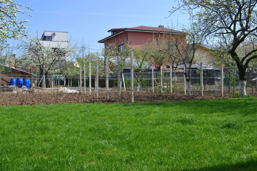 Casă individuală cu 4 camere cu Canalizare în Gorjului