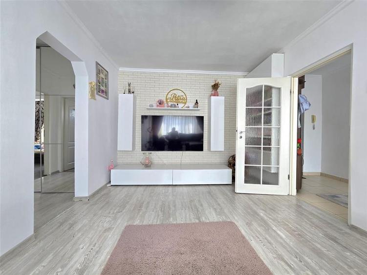 Apartament cu 2 camere semidecomandat în Iosia-Nord