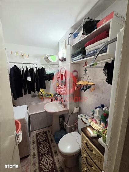 Apartament cu 3 camere decomandat în Est