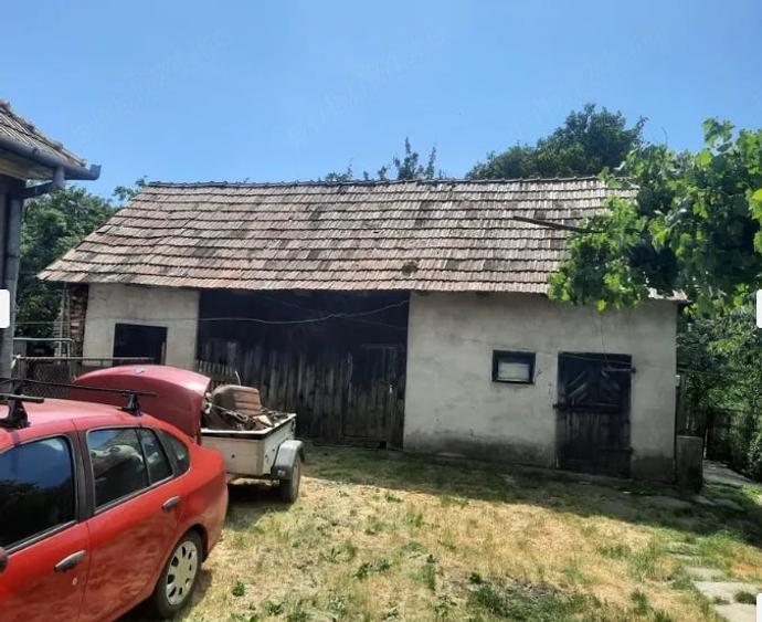 Casă cu 2 camere cu Teren 1300 Mp în Rediu