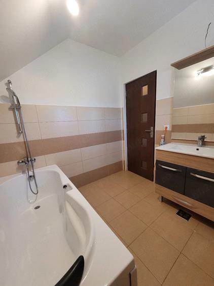 Casă cu 3 camere cu Teren 815 Mp în Livezeni