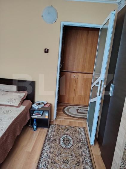 Apartament cu 2 camere semidecomandat, mobilat în Micro 4