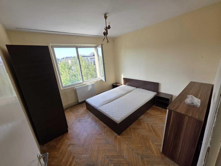 Apartament cu 2 camere semidecomandat în Dâmbu Pietros