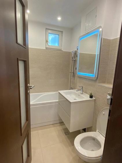 Apartament cu 3 camere decomandat în Berceni