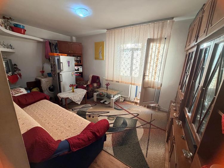 Apartament cu 3 camere în Păcurari
