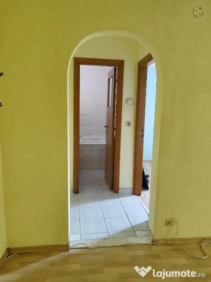 Apartament cu 2 camere semidecomandat în Pantelimon