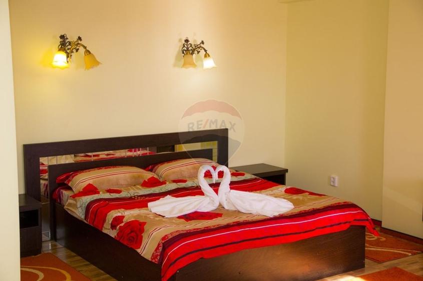 Hotel/Pensiune, de 5,200 mp, în Mânăstirea