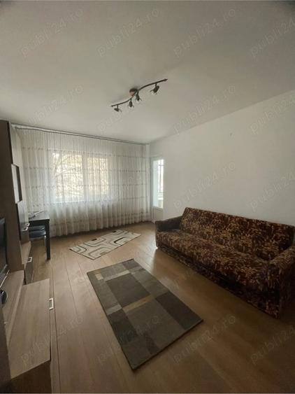 Apartament cu 3 camere decomandat în 1 Mai