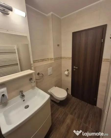 Apartament cu 2 camere semidecomandat în Răcădău