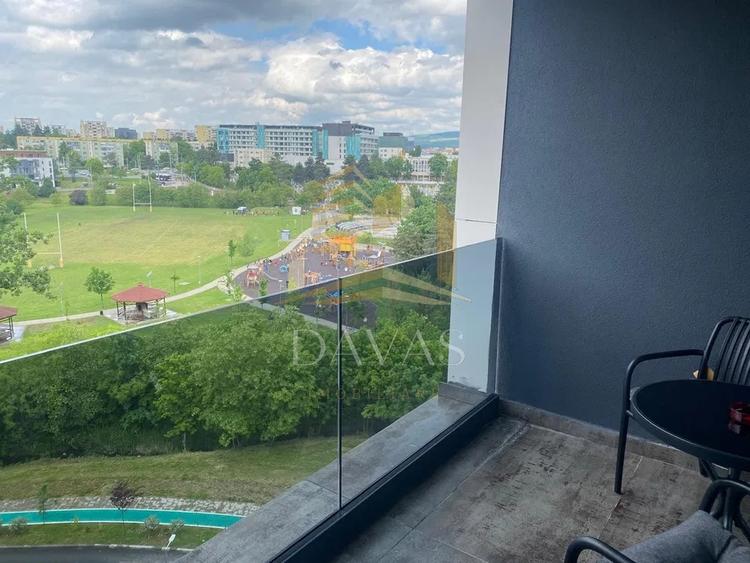 Apartament cu 2 camere semidecomandat, mobilat în Sopor