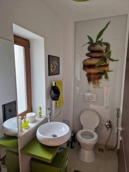 Duplex cu 4 camere cu Canalizare în 1 Decembrie