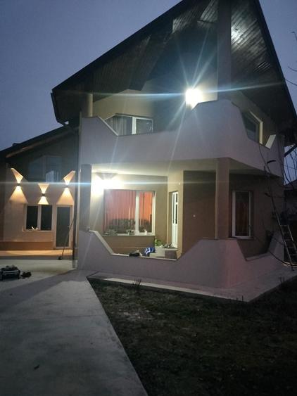 Casă cu 4 camere în Exterior Vest