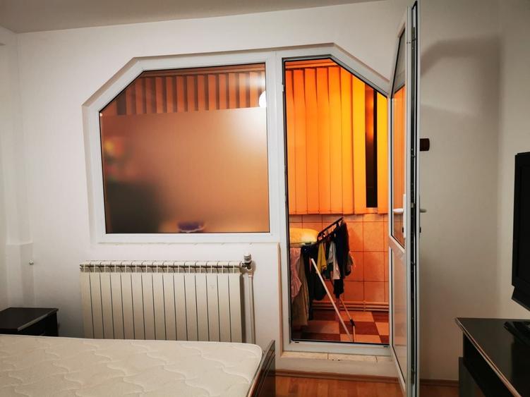 Apartament cu 3 camere decomandat în Brâncoveanu